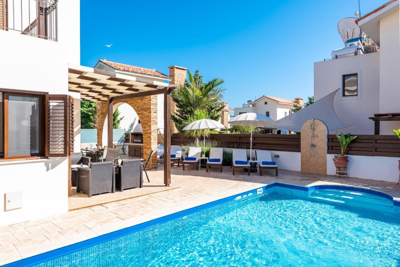 Villa Iris By Ezoria Villas Ajia Napa Zewnętrze zdjęcie