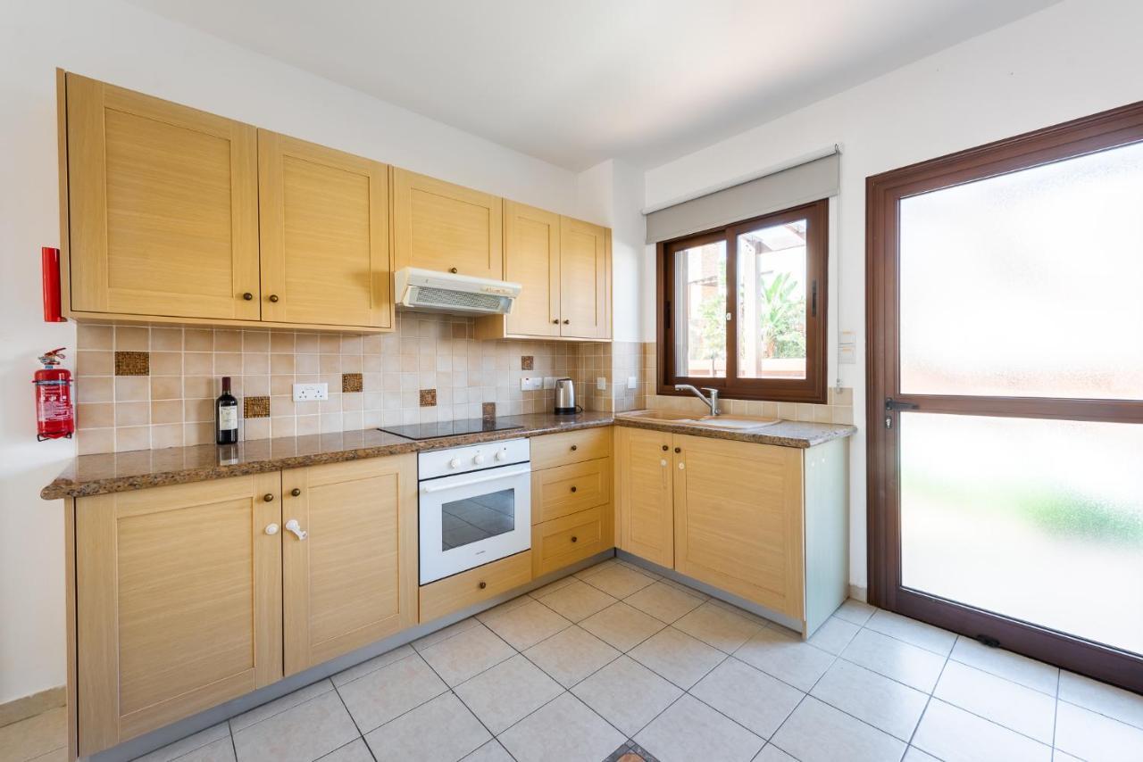 Villa Iris By Ezoria Villas Ajia Napa Zewnętrze zdjęcie