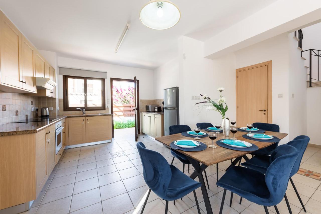 Villa Iris By Ezoria Villas Ajia Napa Zewnętrze zdjęcie