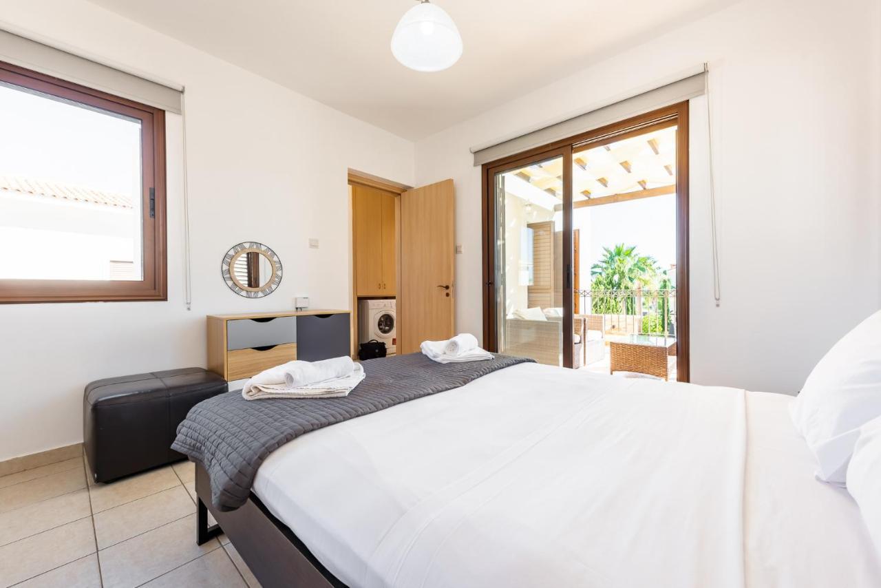 Villa Iris By Ezoria Villas Ajia Napa Zewnętrze zdjęcie