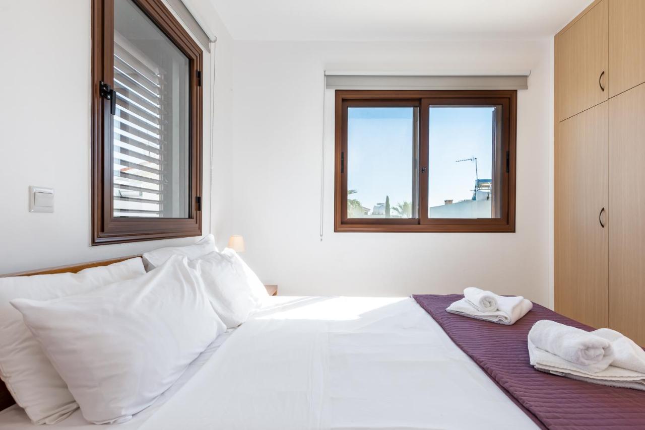 Villa Iris By Ezoria Villas Ajia Napa Zewnętrze zdjęcie