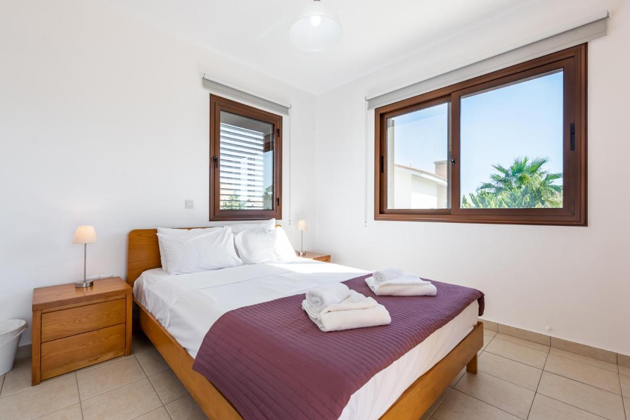 Villa Iris By Ezoria Villas Ajia Napa Zewnętrze zdjęcie